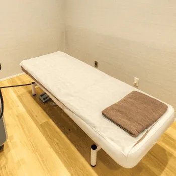 レジーナクリニック 廿日市付近1院の都度払いの医療脱毛を受ける施術室