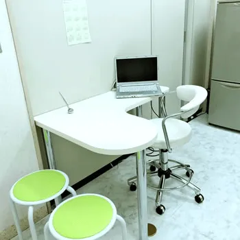 クリニカ市ヶ谷の都度払いの医療脱毛を受ける前の診察室