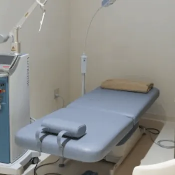 飯田橋駅前さくら坂クリニックの都度払いの医療脱毛を受ける施術室