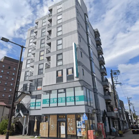 大塚美容形成外科 金沢院のほくろ除去を受ける施設が入っているビルの外観