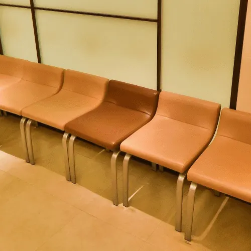 蒲田グランデュオ皮膚科の都度払いの医療脱毛を受ける前の待合室
