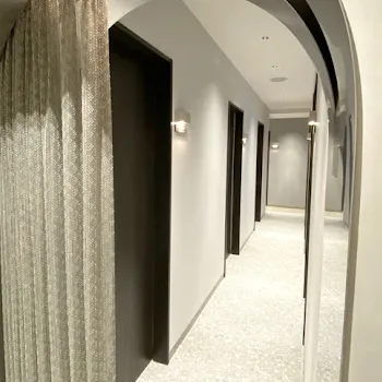 レジーナクリニック 蒲田付近1院の都度払いの医療脱毛を受ける前の廊下