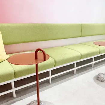 フレイアクリニック 久我山付近1院の都度払いの医療脱毛を受ける前の待合室