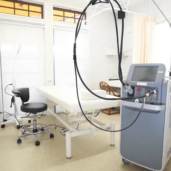 あやこ長久手皮ふ科の都度払いの医療脱毛を受ける施術室