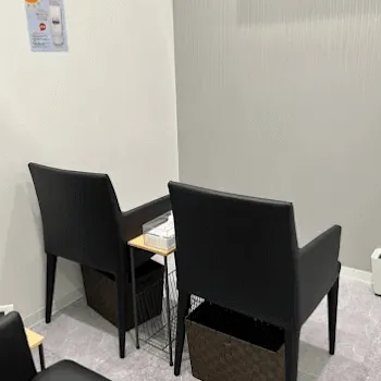 TCB東京中央美容外科 奈良院のクマ取り整形を受ける前の待合室