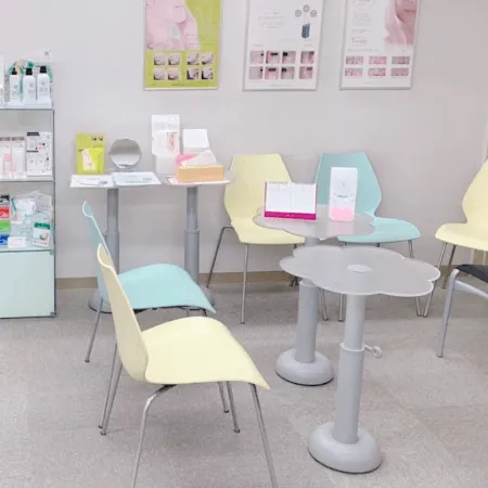 川口クリニックの都度払いの医療脱毛を受ける前の待合室