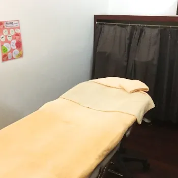 ジェイエステティック 那覇店のサロン脱毛を受ける施術室