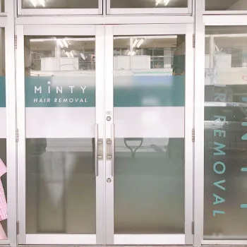 MINTYのサロン脱毛を受ける店舗の入り口