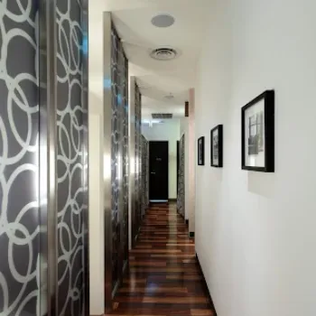 エステティックTBC 沖縄2店舗のサロン脱毛を受ける店舗の廊下