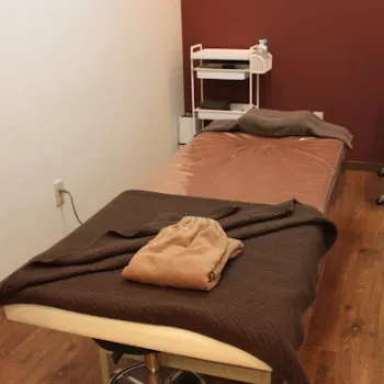 ユニバーサルオキナワのサロン脱毛を受ける施術室