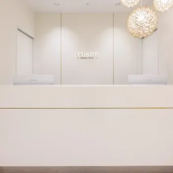 BRIGHTS beauty clinicの二重整形を受ける前の受付