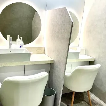 T CLINIC 新宿院のクマ取り整形を受けた後のパウダールーム