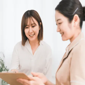 BAO CLINIC 心斎橋院のジェントルマックスプロによる施術を受ける前のカウンセリングの様子