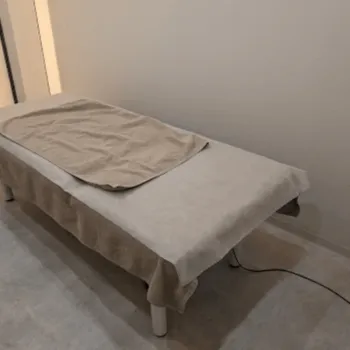 クレオビューティークリニックのジェントルマックスプロによる施術を受ける施術室