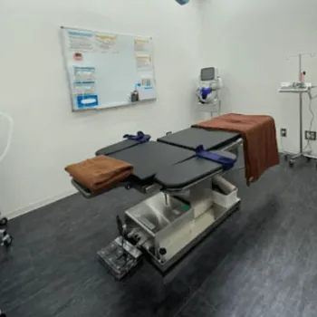 湘南美容クリニック 静岡2院のジェントルマックスプロによる施術を受ける施術室