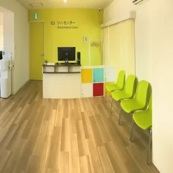 つちかわ整形外科のジェントルマックスプロによる施術を受ける前の待合室