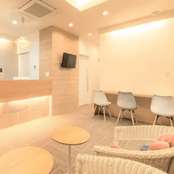 わたなべ形成外科・肌のクリニックのジェントルマックスプロによる施術を受ける前の待合室