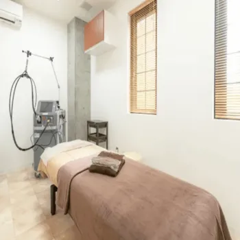 わたなべ形成外科・肌のクリニックのジェントルマックスプロによる施術を受ける施術室