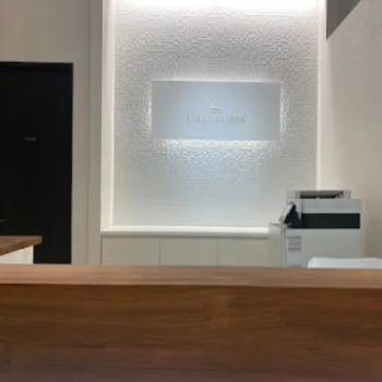 LIGHT CLINIC 新宿院のジェントルマックスプロによる施術を受ける前の受付