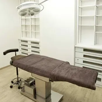 共立美容外科 東京4院のほくろ除去を受ける手術室