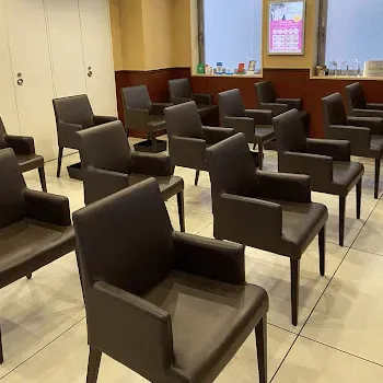 湘南美容クリニック 東京3院のほくろ除去を受ける前の待合室