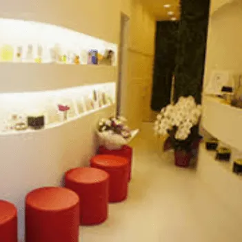 神谷町スキンケアクリニックの都度払いの医療脱毛を受ける医院の院内の様子