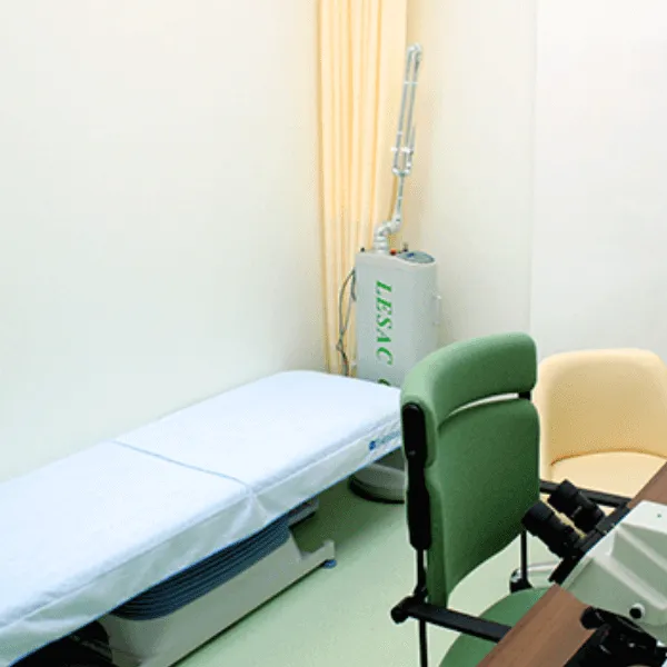 豊洲パークシティ皮膚科の都度払いの医療脱毛を受ける前の診察室