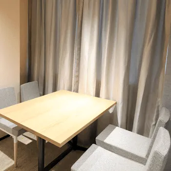 レジーナクリニック 豊洲付近1院の都度払いの医療脱毛を受ける前のカウンセリングルーム