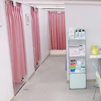 川口クリニックの医療脱毛を受けるクリニックの院内の様子