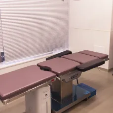神成美容外科の脂肪溶解注射を受ける施術室