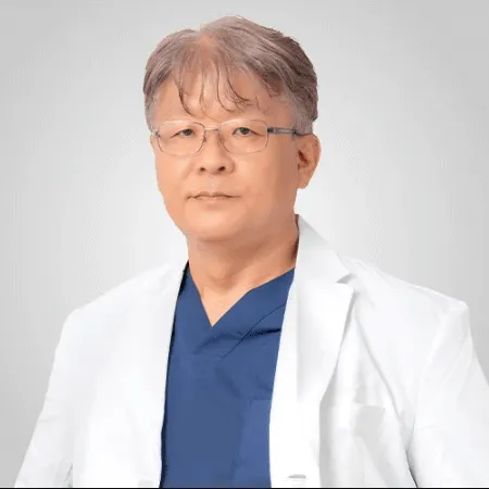 ②TCB東京中央美容外科 京都駅前院の松田 和郎医師