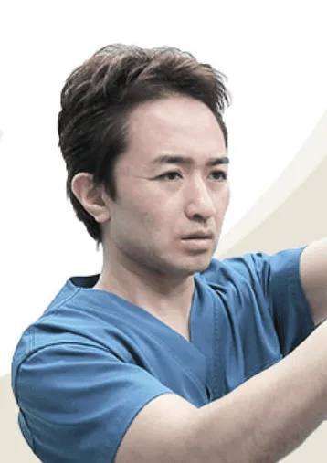 ⑤ヴェリィ美容形成皮フ科クリニックの清水 隆司医師