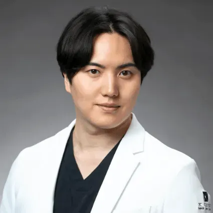 X CLINIC 名古屋院の井上 忠俊医師