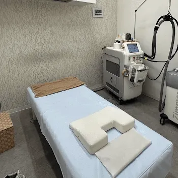 ビューティースキンクリニック 全国3院のケミカルピーリングを受ける施術室