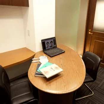 共立美容外科 全国23院のケミカルピーリングを受ける前のカウンセリングルーム