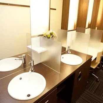 共立美容外科 全国23院のケミカルピーリングを受けた後のパウダールーム