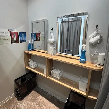 湘南美容クリニック 日本・海外に258院のケミカルピーリングを受けた後のパウダールーム