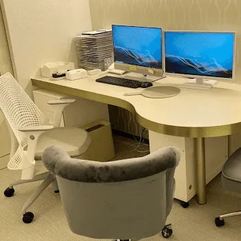 高須クリニック 全国4院のケミカルピーリングを受ける前の診察室