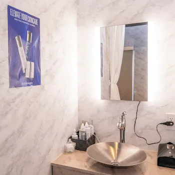 ブルームクリニックの刺青除去を受けた後のパウダールーム