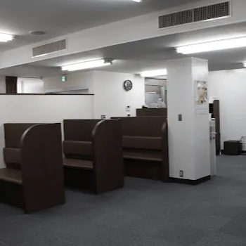 千葉中央美容形成クリニックの刺青除去を受ける前の待合室