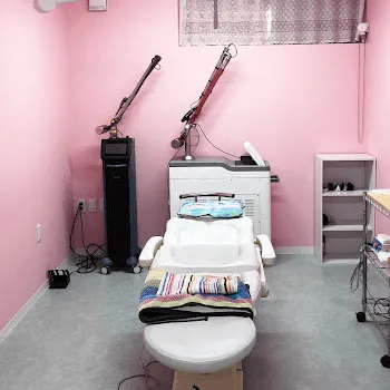 HSクリニックの刺青除去を受ける施術室