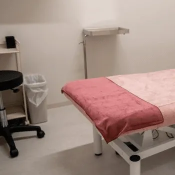 ルラ(LULA)美容クリニック千葉院の刺青除去を受ける施術室