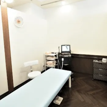 ユイメディカルクリニック幕張医院の刺青除去を受ける前の廊下