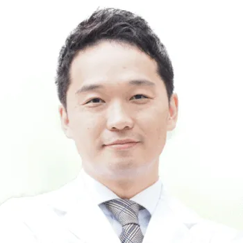 ユイメディカルクリニック幕張医院の刺青除去を受ける前の診察を担当する医師