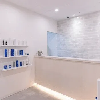 デイリースキンクリニック 福岡院のデンシティを受ける前の受付