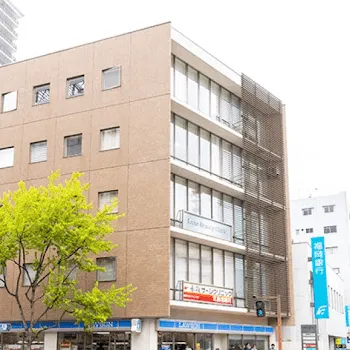 Luxe Beauty Clinicのジェントルマックスプロの都度払いによる施術を受けるクリニックが入っているビルの外観