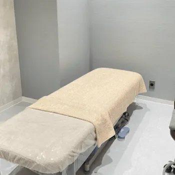 R脱毛クリニックのジェントルマックスプロの都度払いによる施術を受ける施術室