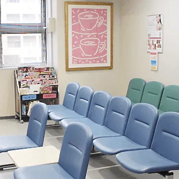 つつい皮膚科のジェントルマックスプロの都度払いによる施術を受ける前の待合室