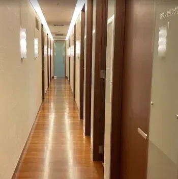 聖心美容クリニック 福岡院のヒアルロン酸注射を受ける前の待合室