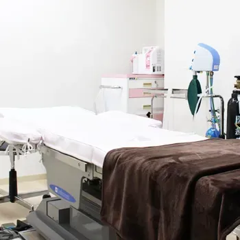 福岡TAクリニックのヒアルロン酸注射を受ける前の待合室